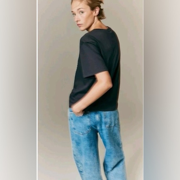 H&M | “Here Comes the Sun” The Beatles Tee - Picture 2 of 10